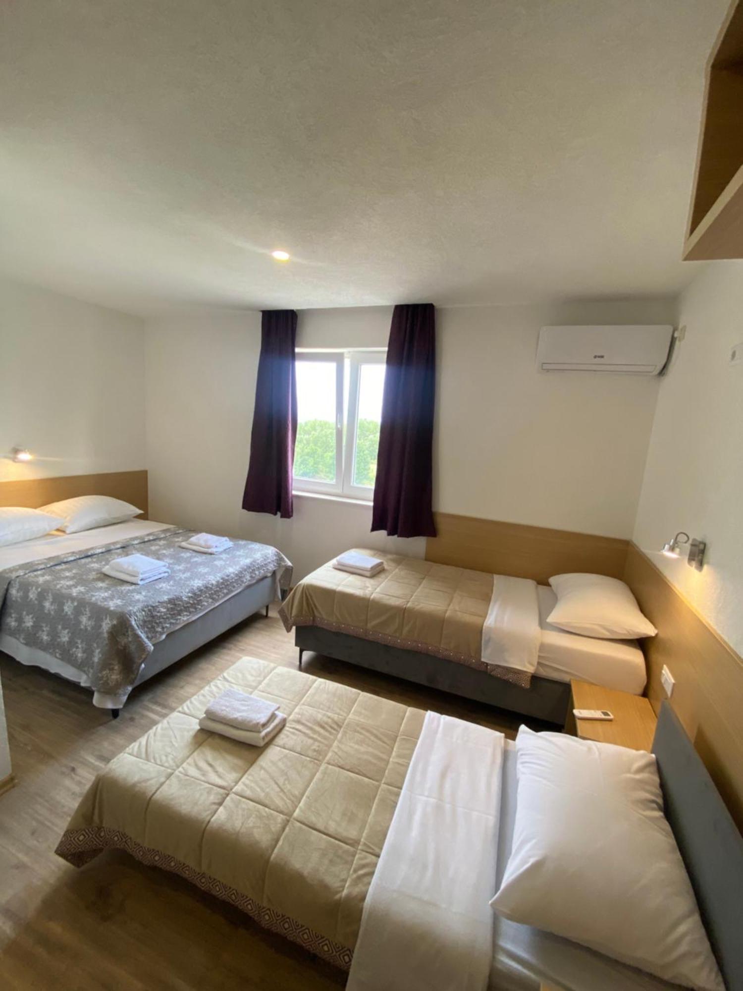 Pansion Raspudic Bed & Breakfast Medjugorje Exterior photo